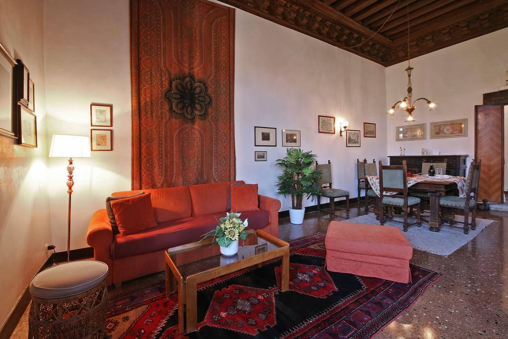 Inside Palazzo Foscarini Venise