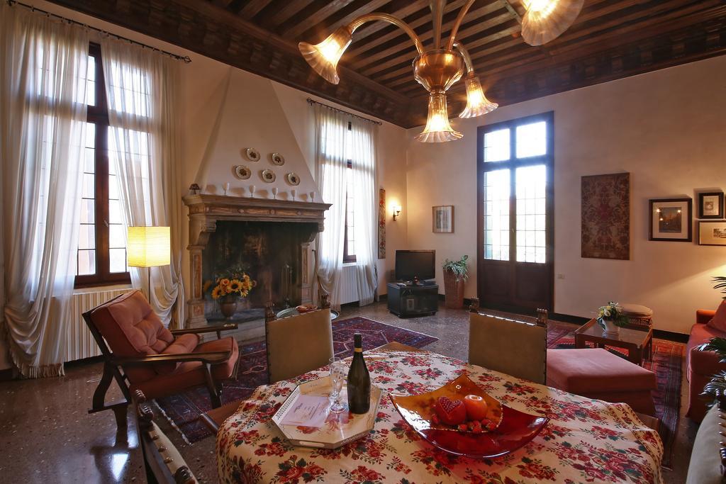 Appartement Inside Palazzo Foscarini *