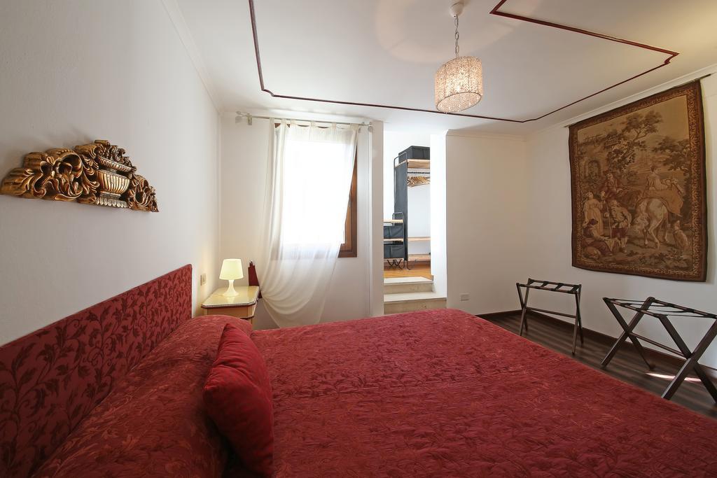 Inside Palazzo Foscarini Appartement